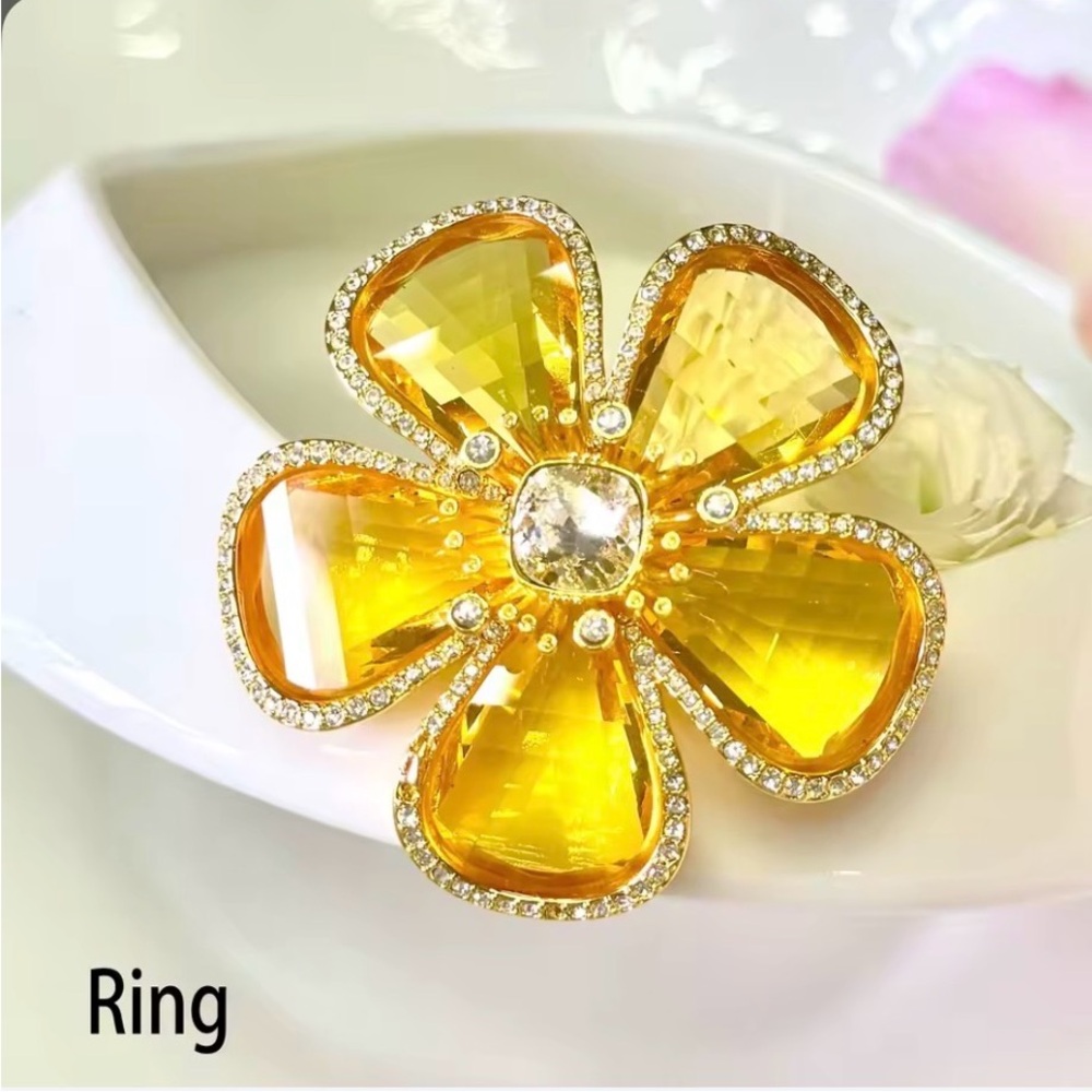 Swarovski Yellow Flower Ring